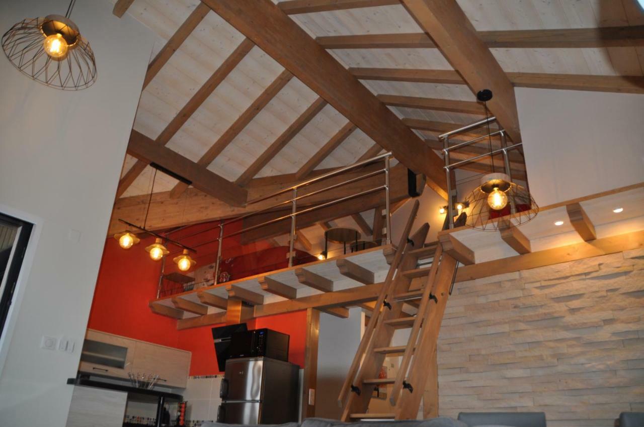 Chalet Les Charmes Du Sauna Et *